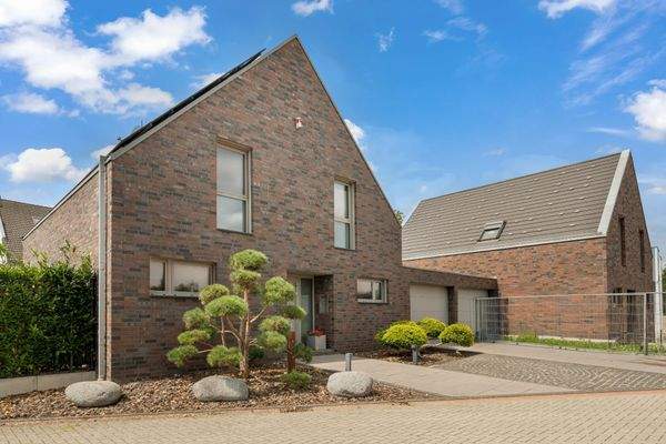 Nachbarhaus (gleiche Bauweise)