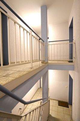 Innenansichten Halle, Paul Singer Str (6)