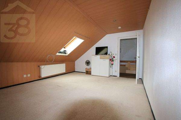 Arbeits-/Kinderzimmer DG