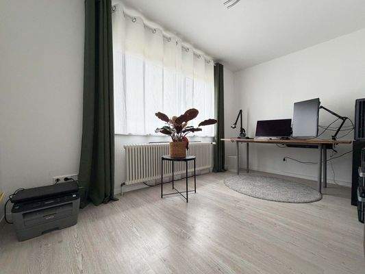 EG Schlafzimmer 2: Ihr Raum als Kinderzimmer, für die Gäste oder als Büro