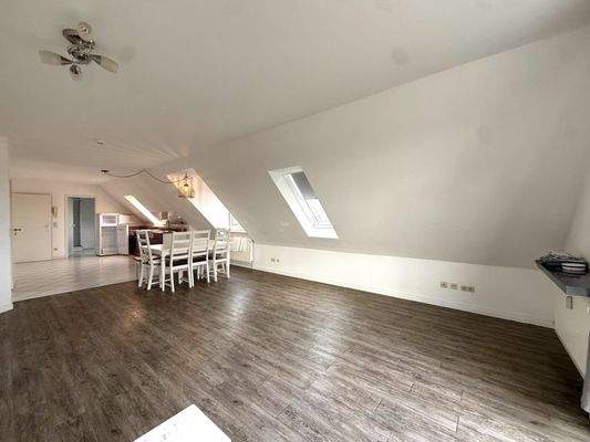 2-925-25 LooseImmo Wohn-Essbereich