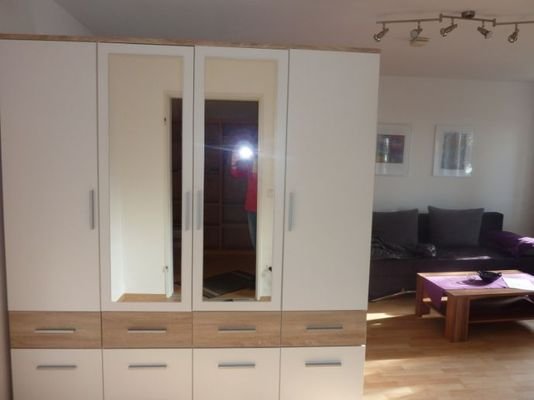 Der Kleiderschrank