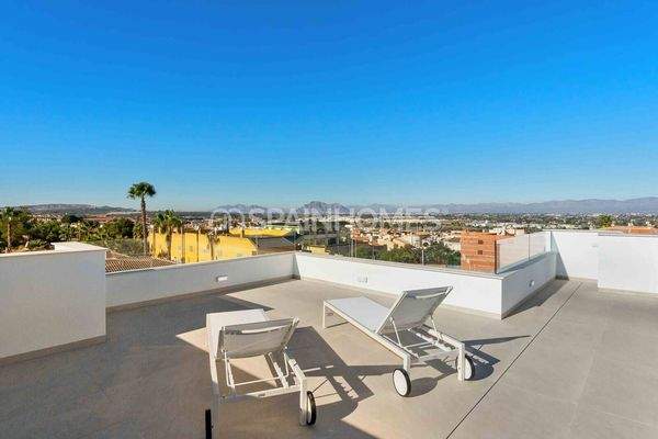 Elegant Detached Villas with Pools in Rojales Alicante