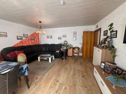 H 549 EG Erstes Wohn- Esszimmer Ansicht 2.jpg