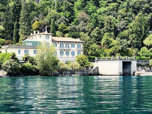 Villa mit Privatstrand