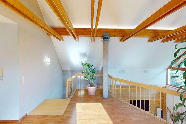 Wohnzimmer oben mit Galerie