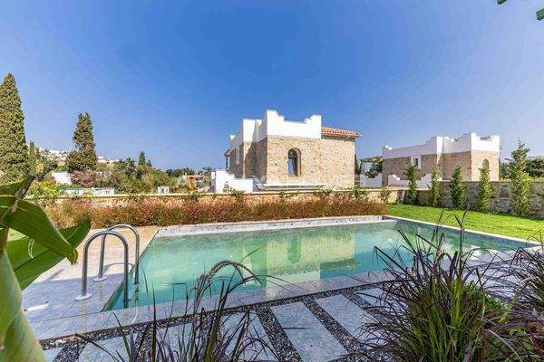 Detached Villas with Private Pools in Bodrum Kadikalesi