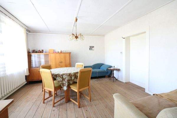 erstes Zimmer zur linken Seite