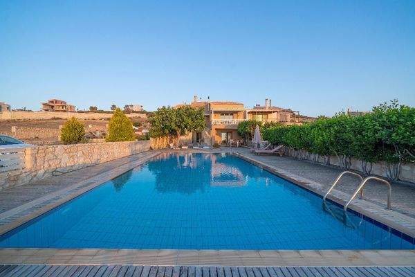 Kreta, Karteros: Einfamilienhaus in Stadtnähe zu verkaufen