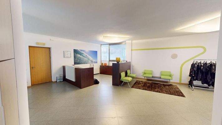 Meran-Studio-Fitness-Miete-GroßeRäume-Zentrum-Garagen-HoheQualität