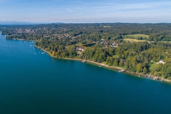 Traumhaftes Grundstück am See