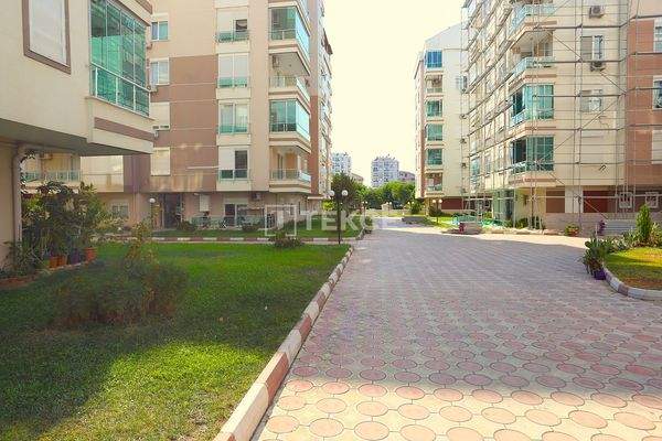 2-Bedroom Pool-View Apartment in Konyaaltı Sun City Residence