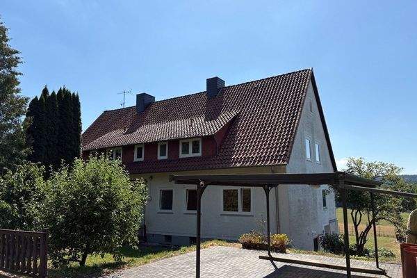 Vorder- und Seitenansicht