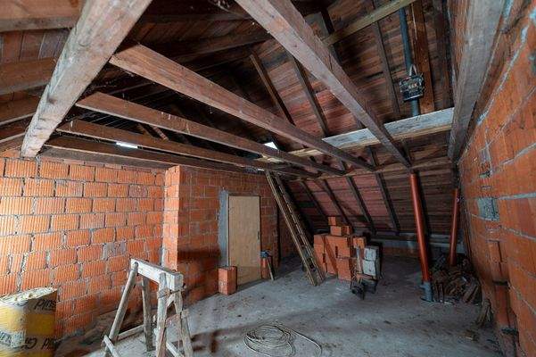 DG Ausbau vorbereitet Haupthaus Raum 2