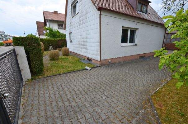 Grundstück seitlich