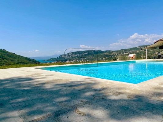 Traumvilla mit Seeblick und Olivenhain in Costermano sul Garda - Gardasee