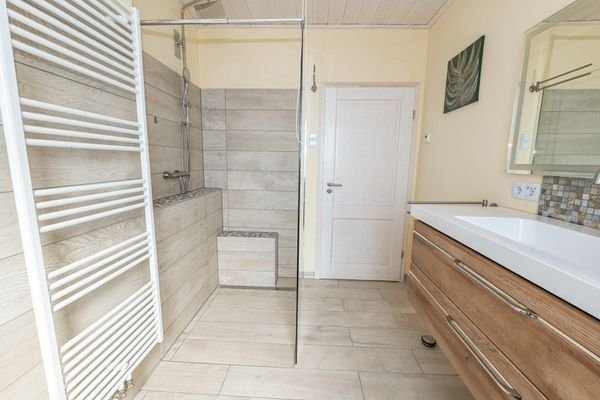 Badezimmer EG