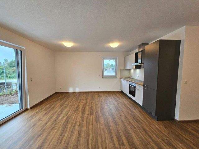 Attraktive 3-Zimmer-Wohnung mit Terrasse, Einbauküche und Aufzug - Photo 4