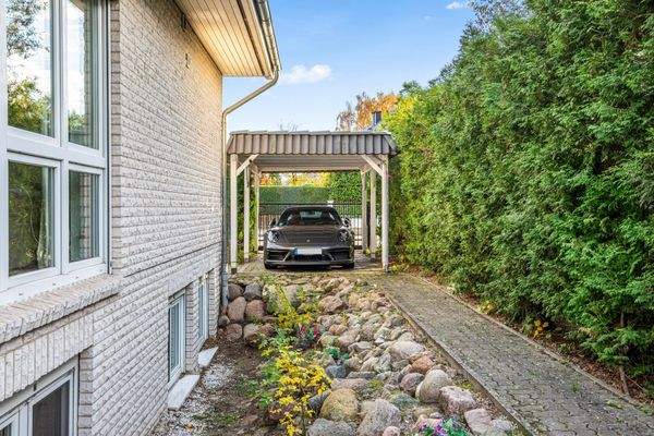 Vorderer Carport