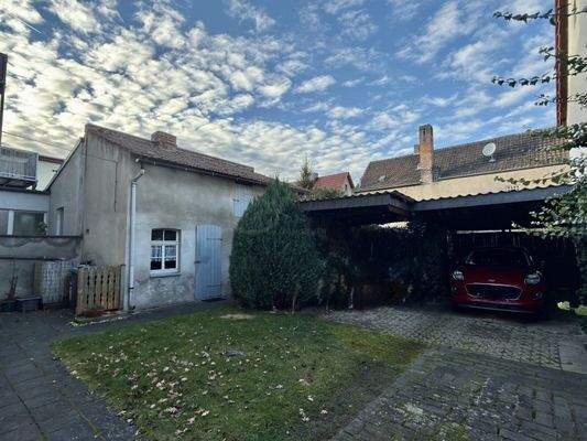 Carport &amp; Nebengebäude