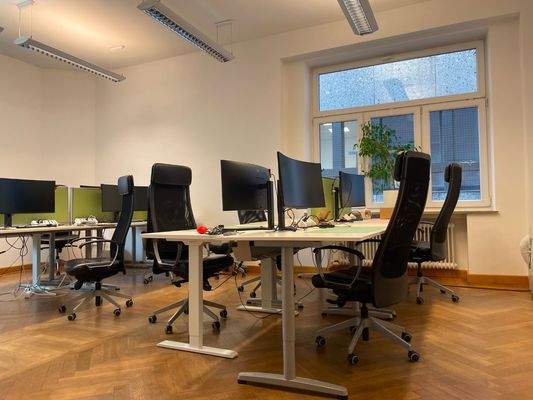 8 vollausgestattete Flexdesks