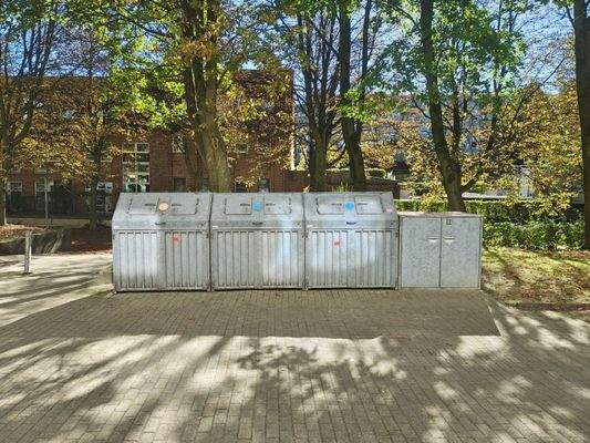 9037KC-27 gepflegte Wohnanlage