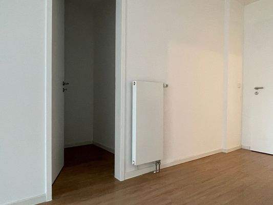 Abstellraum mit Tür