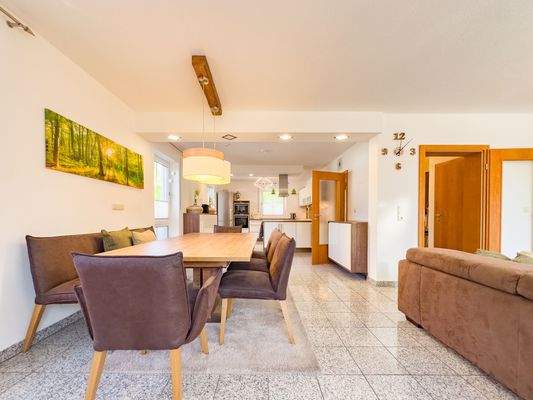 Offener Wohn-/Essbereich