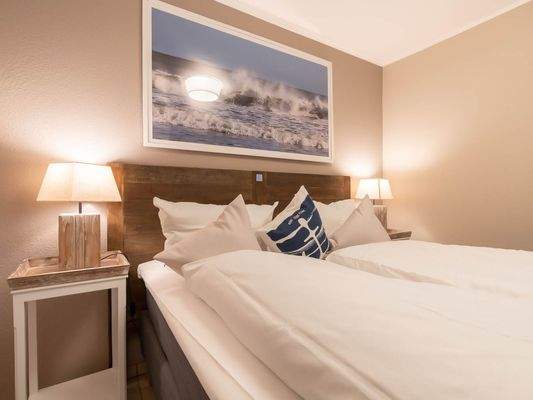 6. Schlafzimmer EG.jpg