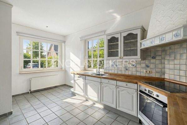 Küche Ansicht 1(KI generiert Sommer)