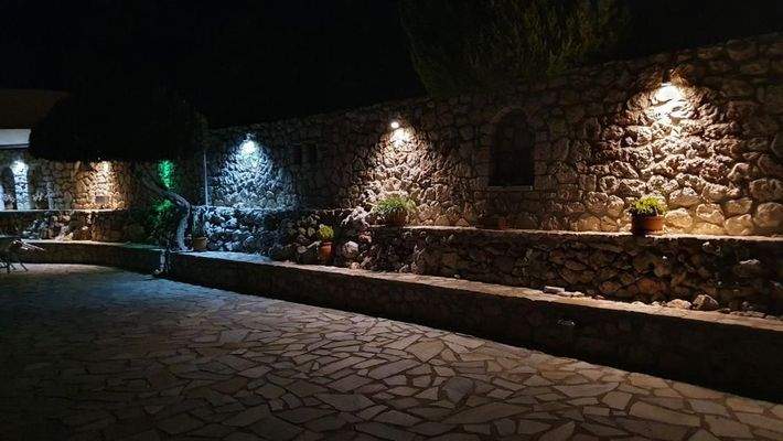 MIT VIDEO! Kreta, Plaka: Villa mit traditionellen Elementen und Meerblick zu verkaufen