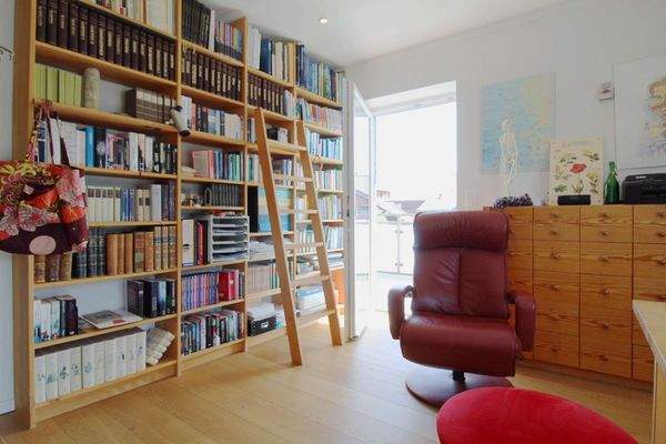 Lichtdurchflutetes Büro 