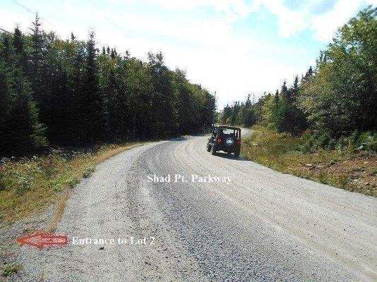 Privatstraße - Zufahrt zum Land links (Lot2)