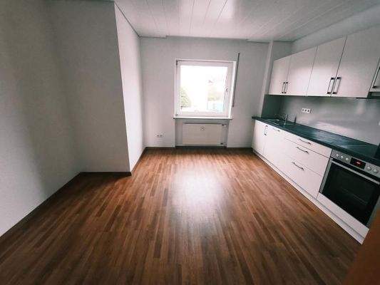 Küche mit Essplatz Bild 1