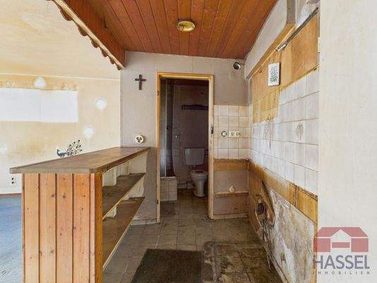 Und offener Küche zum Bad