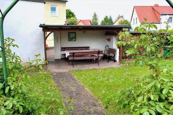 überdachte Sitzecke