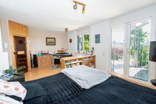 Zimmer im UG mit Sauna und Ausgang Terrasse