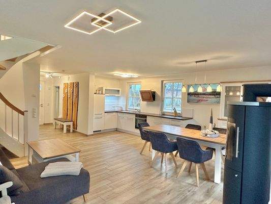 Blick aus einer anderen Perspektive in den Wohnbereich