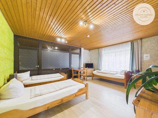 Zimmer Nebengebäude