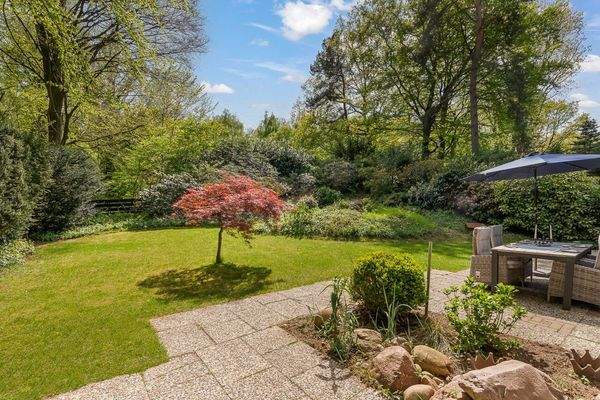 Südterrasse mit Garten 1