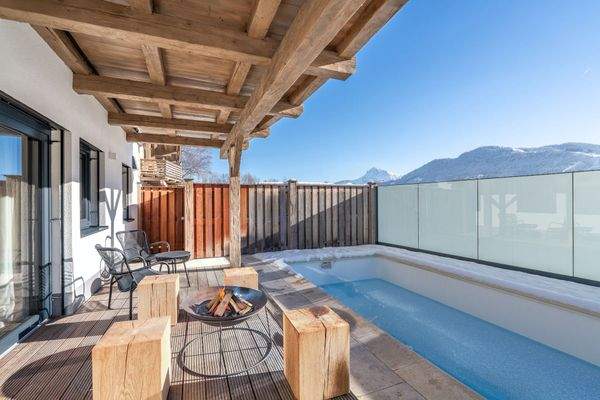 TERRASSE MIT OUTDOOR POOL