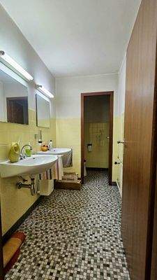 Badezimmer Untergeschoß