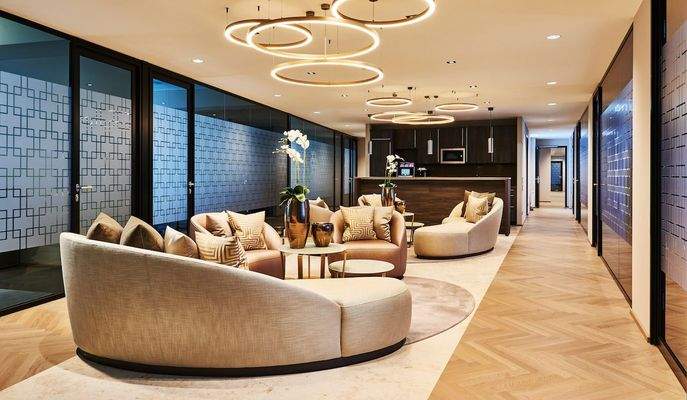 © Collection Business Center 