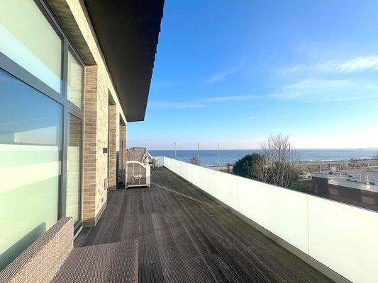 Umlaufende Dachterrasse