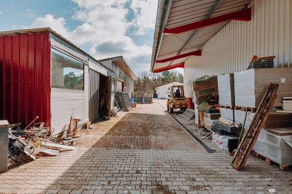 Schleppdach Kaltlagerhalle und Nebengebäude