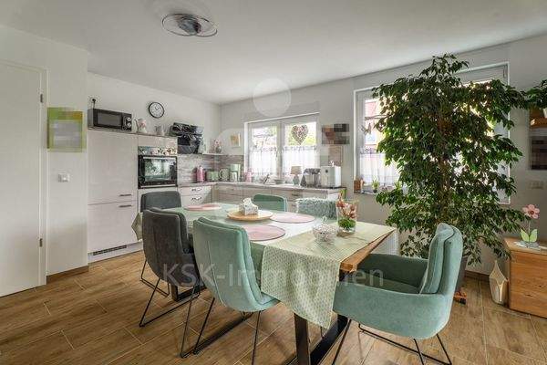 Wohnbereich mit Küche Wohnung Erdgeschoss 