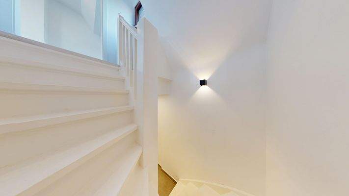 Treppe zum Obergeschoss