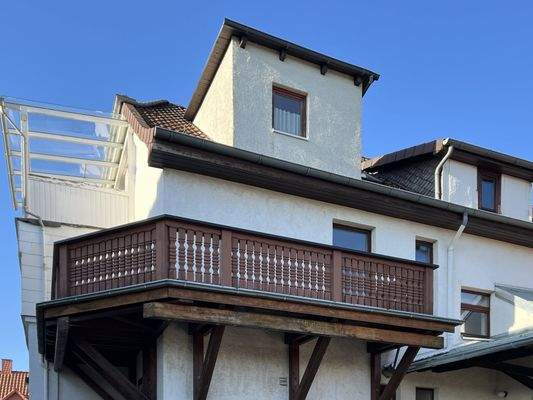 Rückansicht mit Balkon