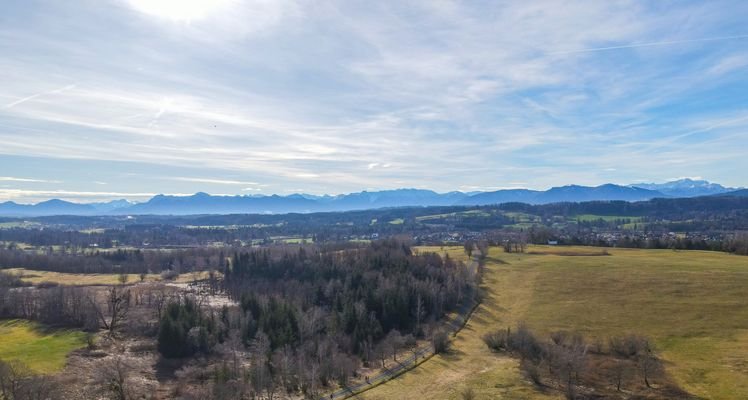 Traumlage mit Natur und Bergblick um die Ecke