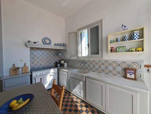 Kreta, Kalyves: Elegante neoklassizistische Villa am Meer zu verkaufen